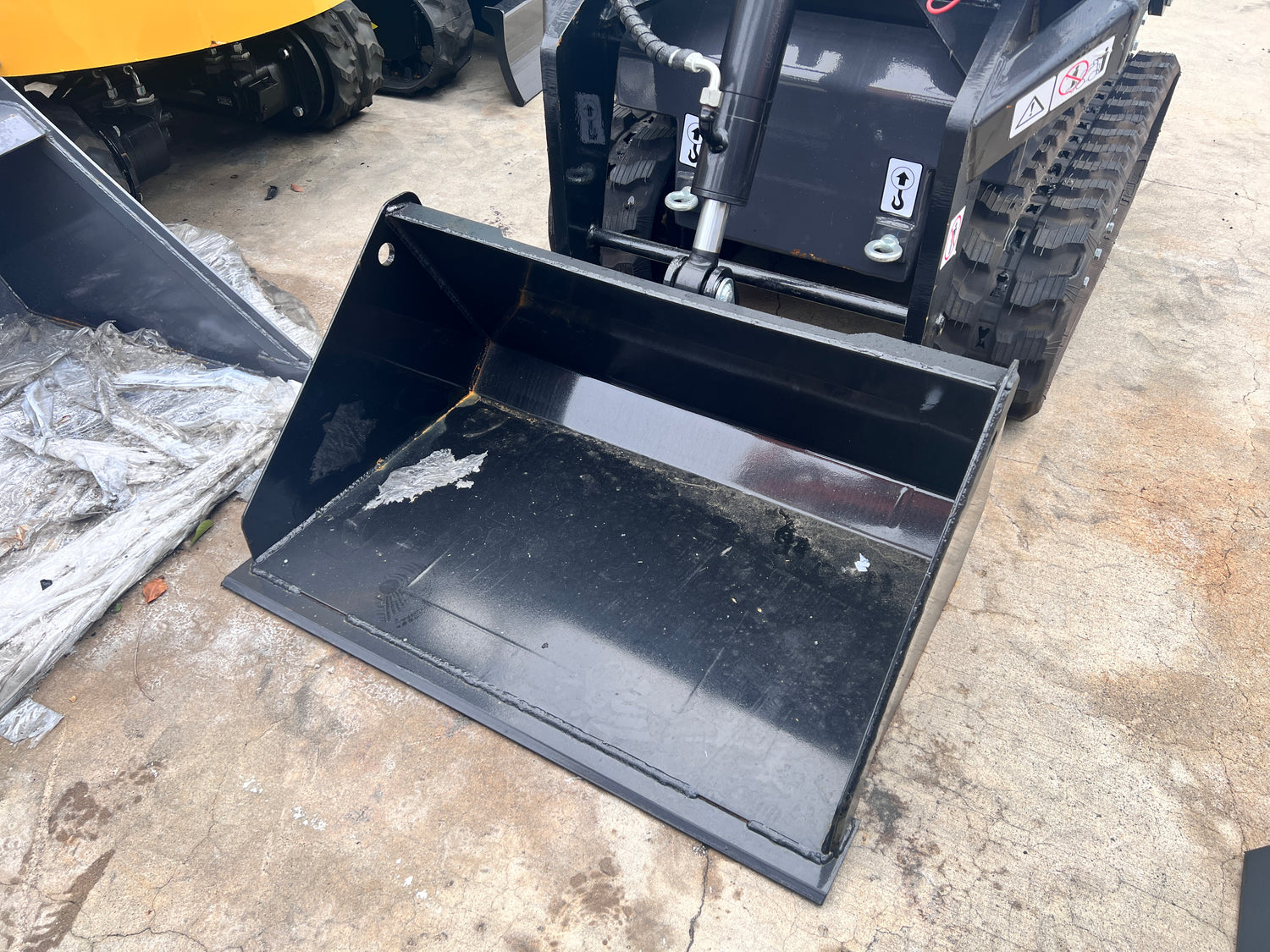 0.16 Cubic Yard Capacity